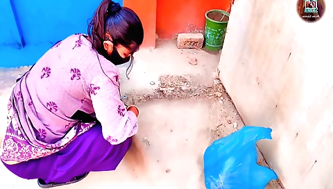 Indian girlfriend masturbates to her ass with a dildo