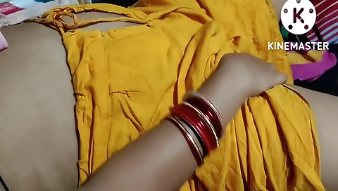 Indian chick shows her boobs in homemade web camera vid