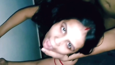 Indian brunette likes to get fucked by her big-assed lover