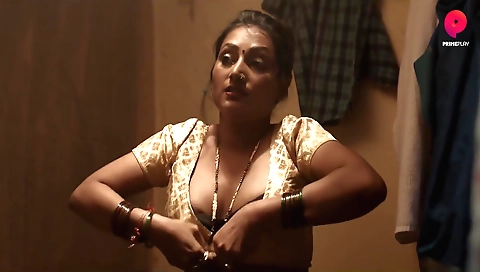 Horny brunette with a big booty is going to show her amazing body