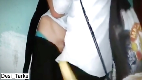 Desi student 18+ collages her sexy mouth on webcam