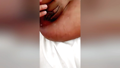 Indian amateur sex video showing a hot girl riding a cock