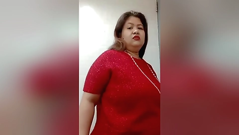 Big boobs brunette stepmom shows off in amateur video