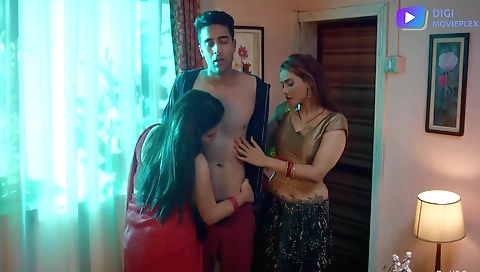 Horny brunette milf gives a great blowjob and ride