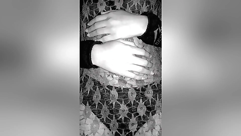 Solo female in a sexy bikini and jeans in bhai ki lugayi