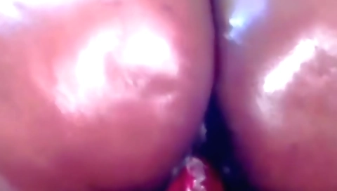 Indian brunette masturbates in her room in amateur porn