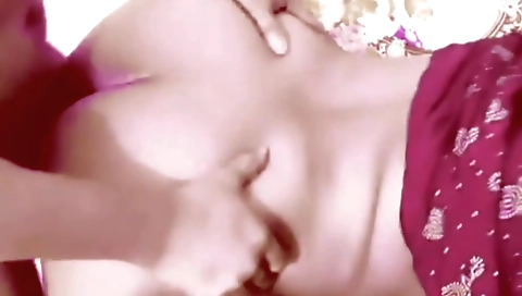 Indian hottie gets her boyfriend's cock in the hotel room